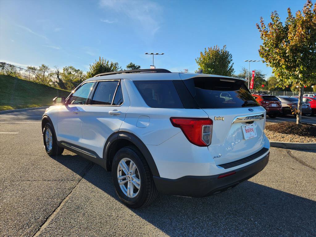 Used 2021 Ford Explorer XLT AWD/4WD image 7