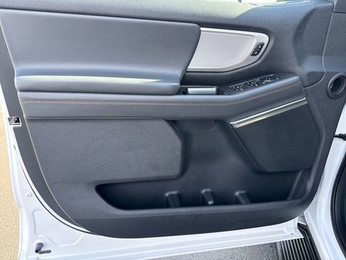 Used 2025 Ford Expedition Active image 12