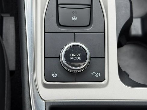 Certified 2022 Ford Explorer XLT w/ Equipment Group 202A AWD/4WD image 18