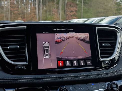 New 2026 Chrysler Pacifica Select image 28