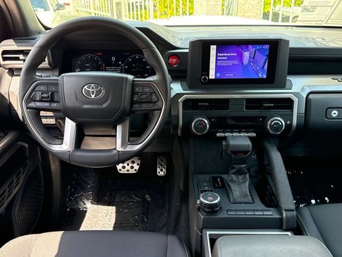 Used 2024 Toyota Tacoma TRD Sport AWD/4WD image 34