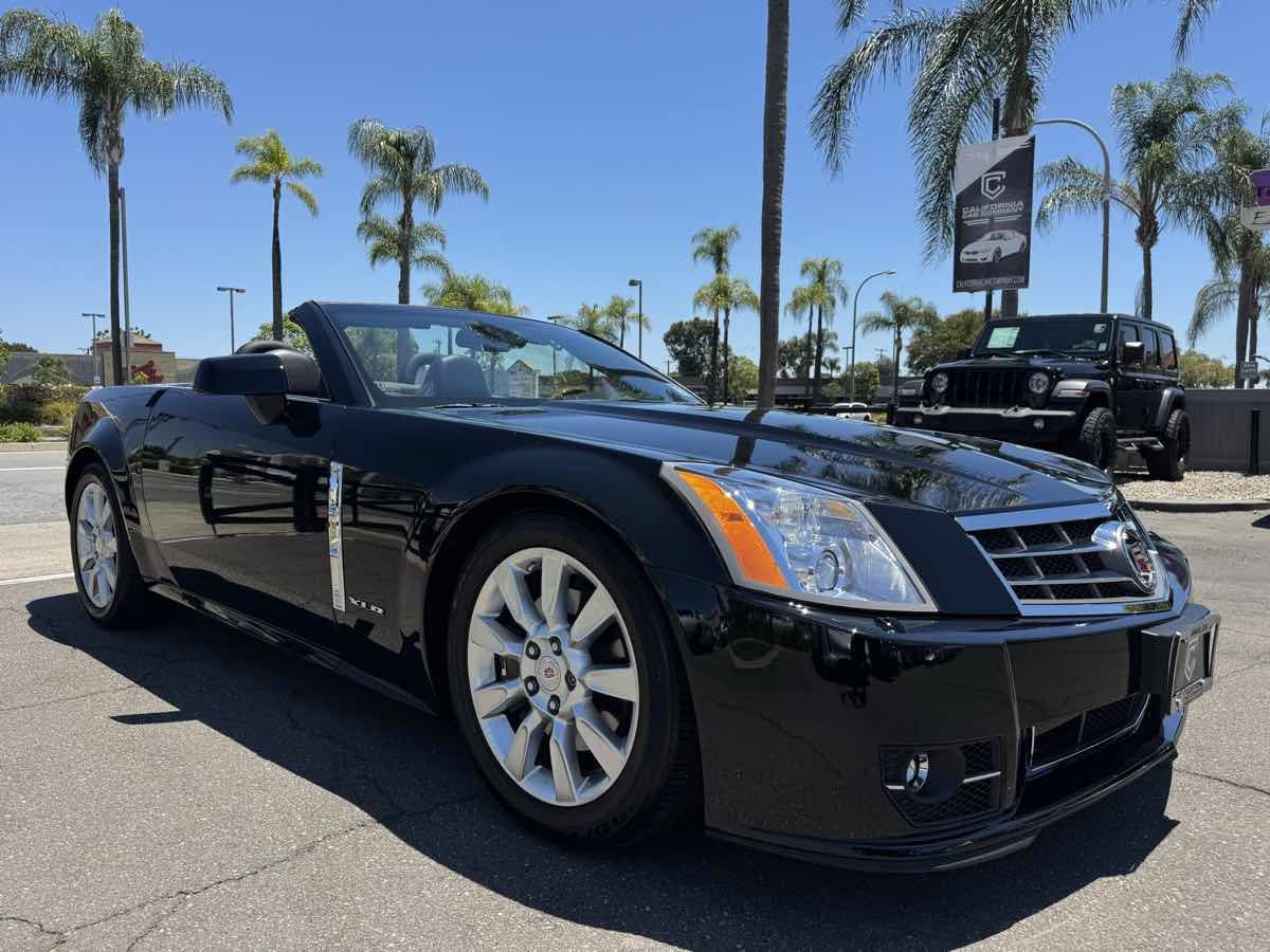 Used 2009 Cadillac XLR RWD image 14