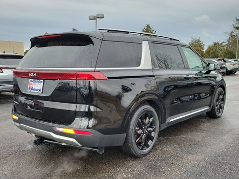 Used 2023 Kia Carnival SX image 4