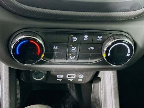 Used 2021 Chevrolet TrailBlazer LS image 23