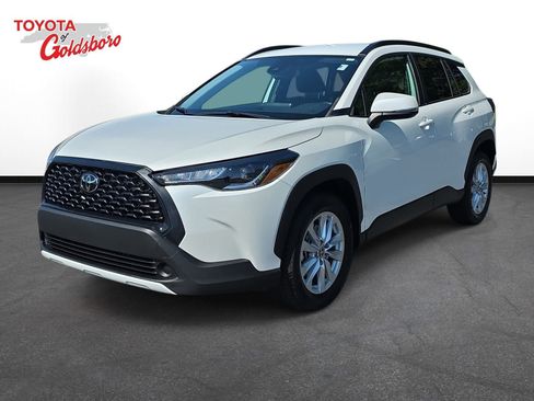 Used 2022 Toyota Corolla Cross LE FWD image 1