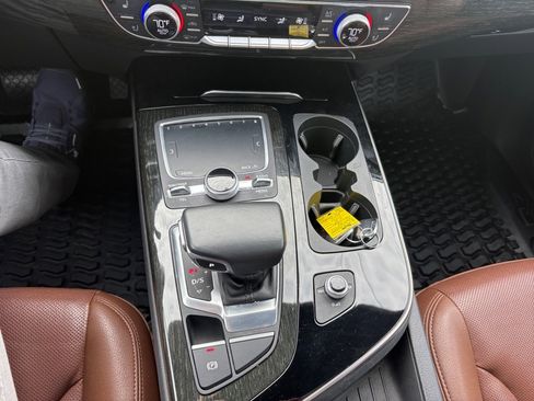 Used 2018 Audi Q7 3.0T Prestige w/ Prestige Package image 17