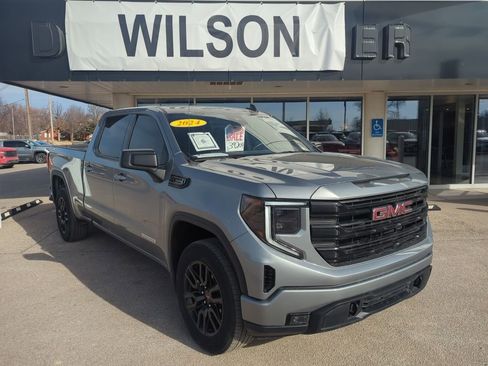 Used 2024 GMC Sierra 1500 Elevation image 1