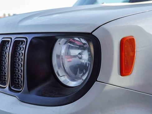 Used 2020 Jeep Renegade Altitude image 6