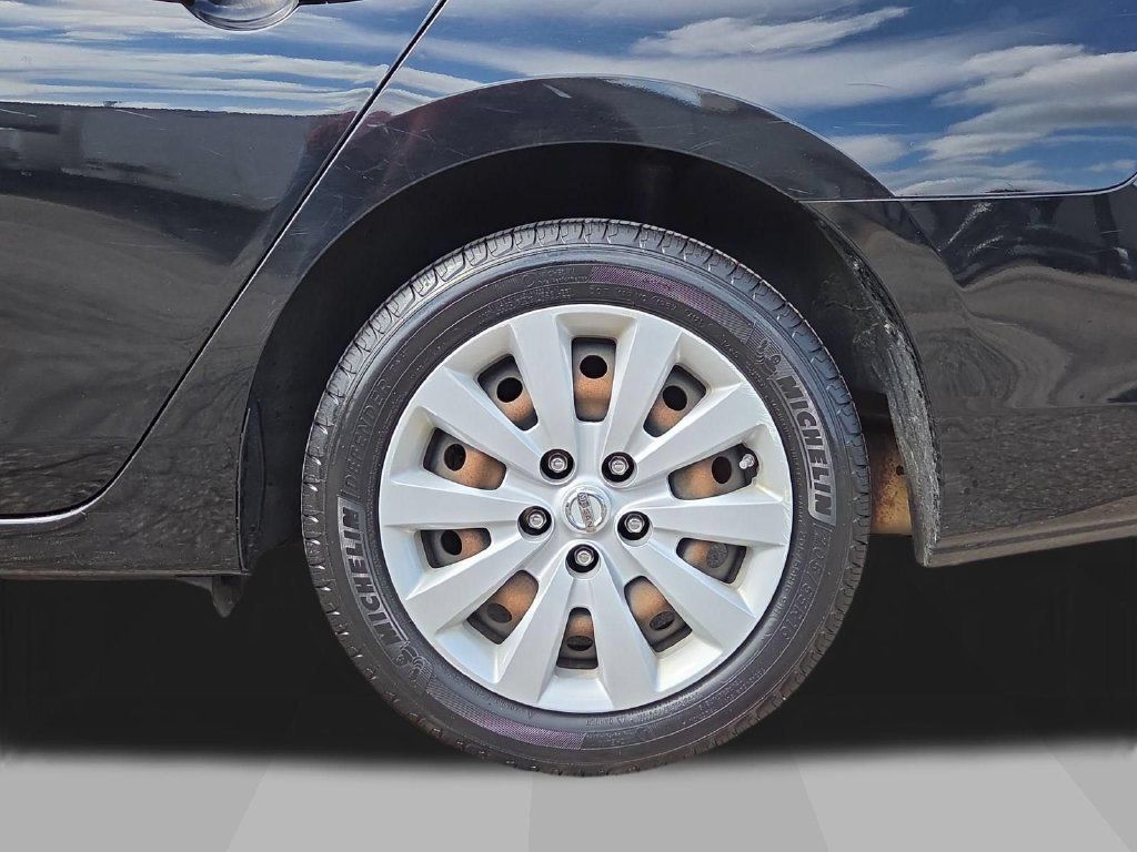 Used 2014 Nissan Sentra SV FWD image 11