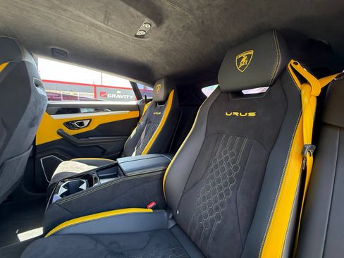 Used 2023 Lamborghini Urus S AWD/4WD image 39