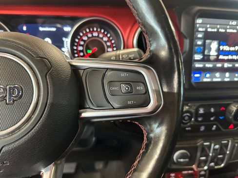 Used 2020 Jeep Gladiator Rubicon AWD/4WD image 19