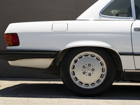 Used 1988 Mercedes-Benz 560 SL image 31