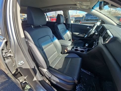 Used 2022 Kia Sportage EX AWD/4WD image 17