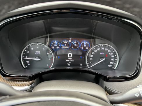 Used 2017 Cadillac XT5 Platinum AWD/4WD image 19