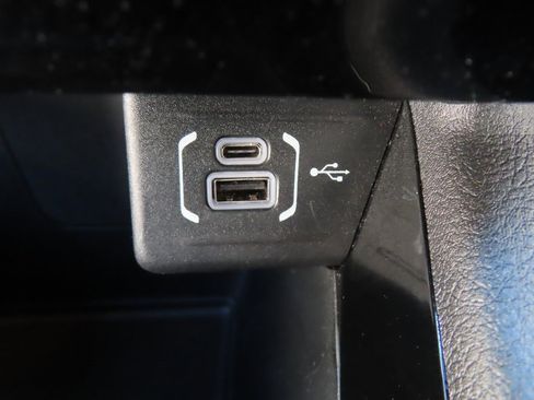 Used 2024 Jeep Compass Limited image 8