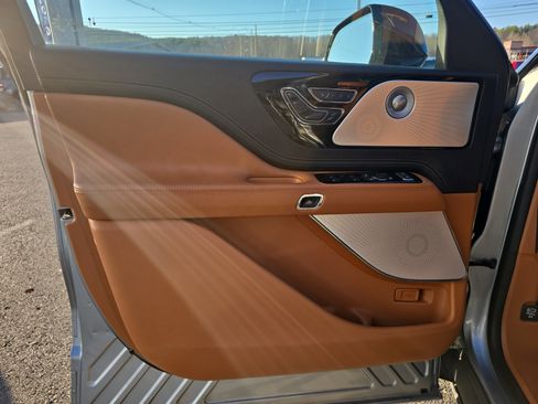 Used 2023 Lincoln Aviator Black Label w/ Dynamic Handling Package image 18