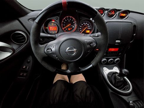 Used 2016 Nissan 370Z NISMO image 27