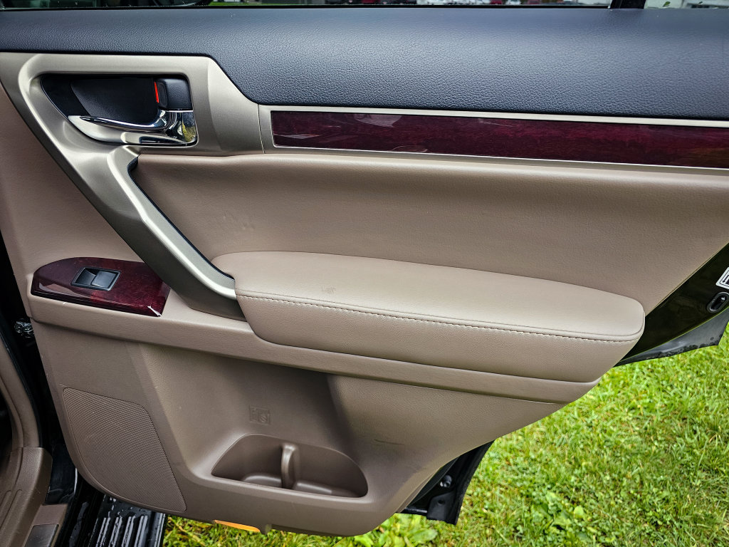 Used 2014 Lexus GX 460 w/ Premium Package AWD/4WD image 48