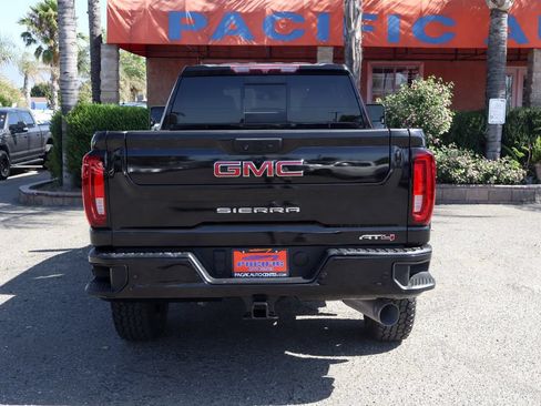 Used 2023 GMC Sierra 2500 AT4 w/ AT4 Preferred Package AWD/4WD image 7