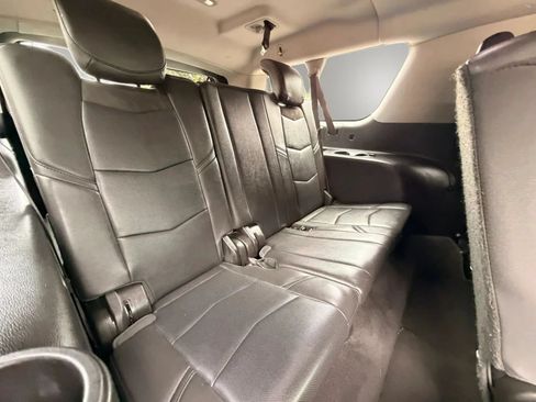 Used 2017 Cadillac Escalade ESV Premium Luxury RWD image 33
