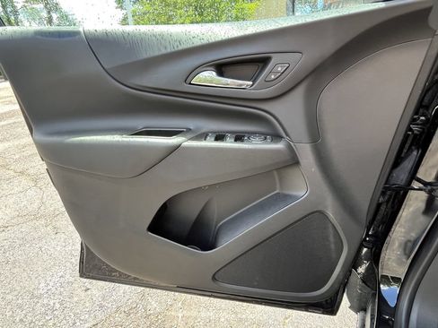 Used 2023 Chevrolet Equinox LT FWD image 9