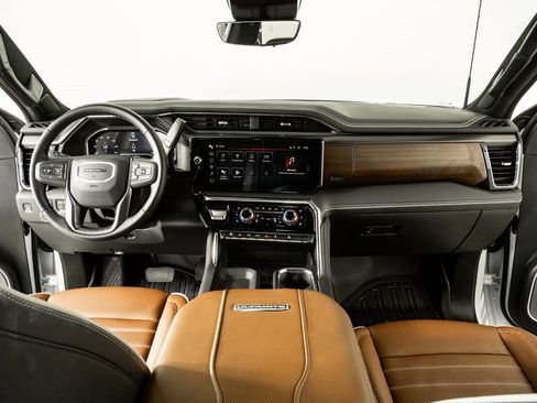 Used 2025 GMC Sierra 2500 Denali Ultimate w/ Max Trailering Package image 19