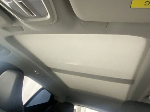 Certified 2025 Volvo XC40 B5 Plus image 29