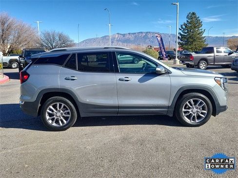 Used 2024 GMC Terrain SLT image 3