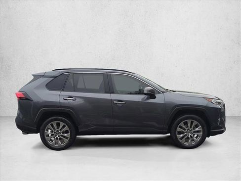 Used 2019 Toyota RAV4 Limited image 4