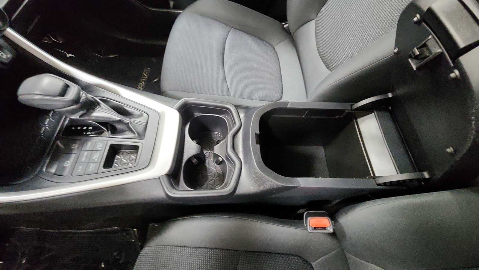 Certified 2019 Toyota RAV4 LE w/ Carpet Mat Package AWD/4WD image 23