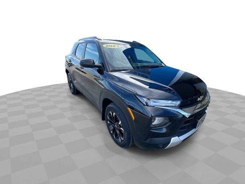 Used 2023 Chevrolet TrailBlazer LT w/ Convenience Package image 2