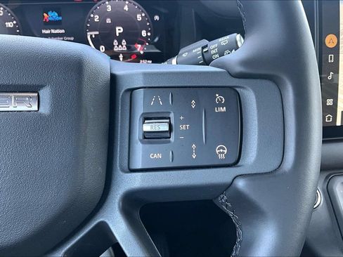 Certified 2025 Land Rover Defender 130 X-Dynamic SE AWD/4WD image 20