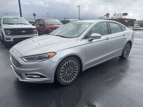 Used 2018 Ford Fusion Titanium image 2