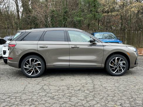 New 2026 Lincoln Corsair Grand Touring image 3