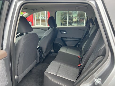 Used 2023 Nissan Rogue SV AWD/4WD image 6