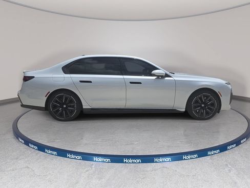 Certified 2023 BMW i7 xDrive60 AWD/4WD image 4