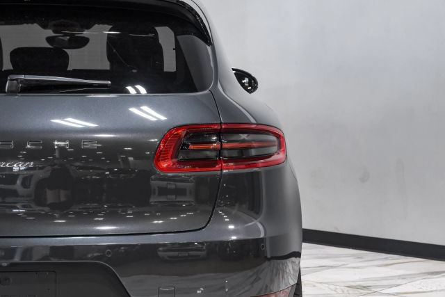 Used 2018 Porsche Macan Sport Edition AWD/4WD image 58