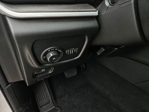 New 2025 Jeep Grand Cherokee Limited w/ Black Appearance Package RWD image 16
