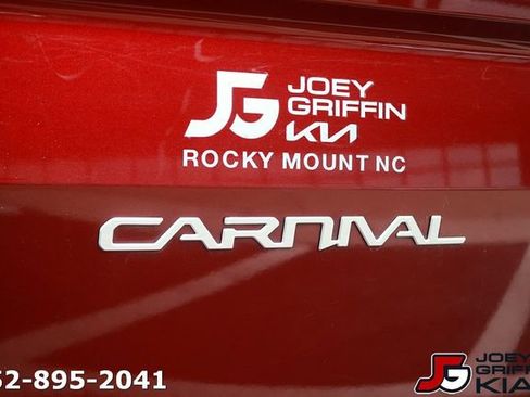 Certified 2024 Kia Carnival LX FWD image 10