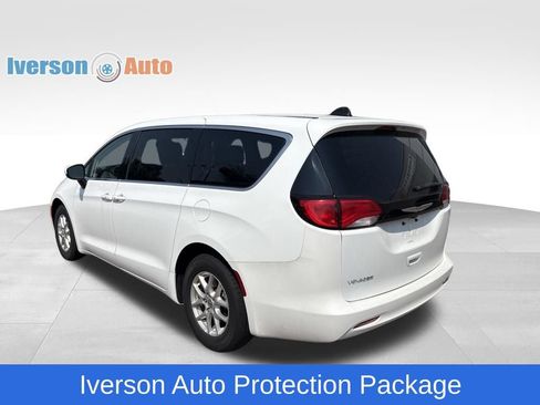 Used 2023 Chrysler Voyager LX FWD image 12
