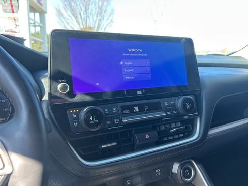 Used 2024 Toyota Grand Highlander Platinum image 23