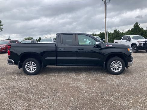 Used 2023 Chevrolet Silverado 1500 LT w/ Z71 Off-Road Package AWD/4WD image 8