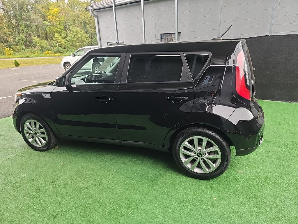 Used 2019 Kia Soul + FWD image 6