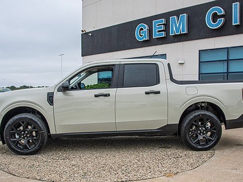 New 2025 Ford Maverick XLT w/ XLT Luxury Package image 2