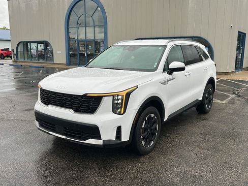 Used 2026 Kia Sorento S AWD/4WD image 2