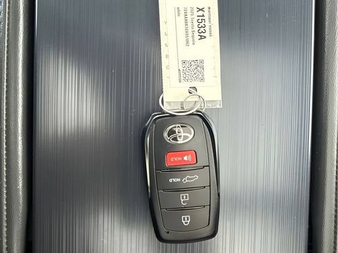 Used 2025 Toyota Sequoia Platinum AWD/4WD image 28