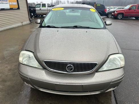Used 2005 Mercury Sable LS image 2