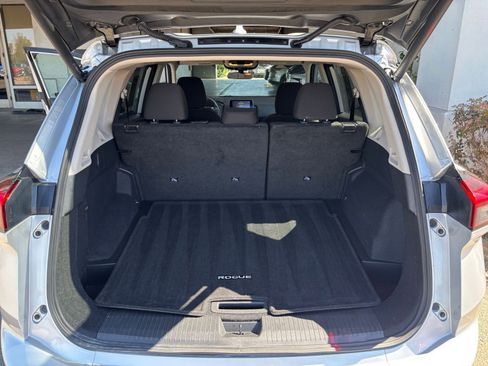 Used 2025 Nissan Rogue SV FWD image 33