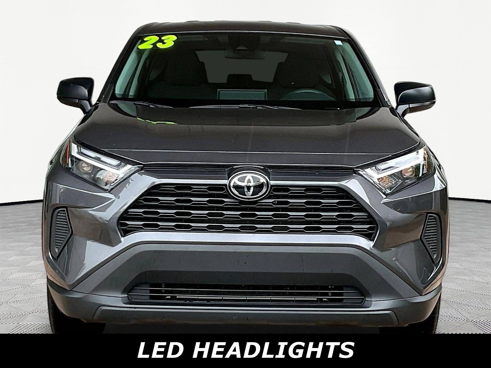 Used 2023 Toyota RAV4 LE AWD/4WD image 2