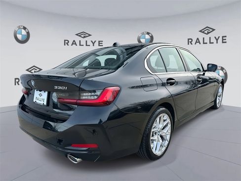Certified 2025 BMW 330i xDrive Sedan w/ Convenience Package image 3